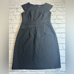 Voir Voir Black Cap Sleeve Midi Dress. Size 8.